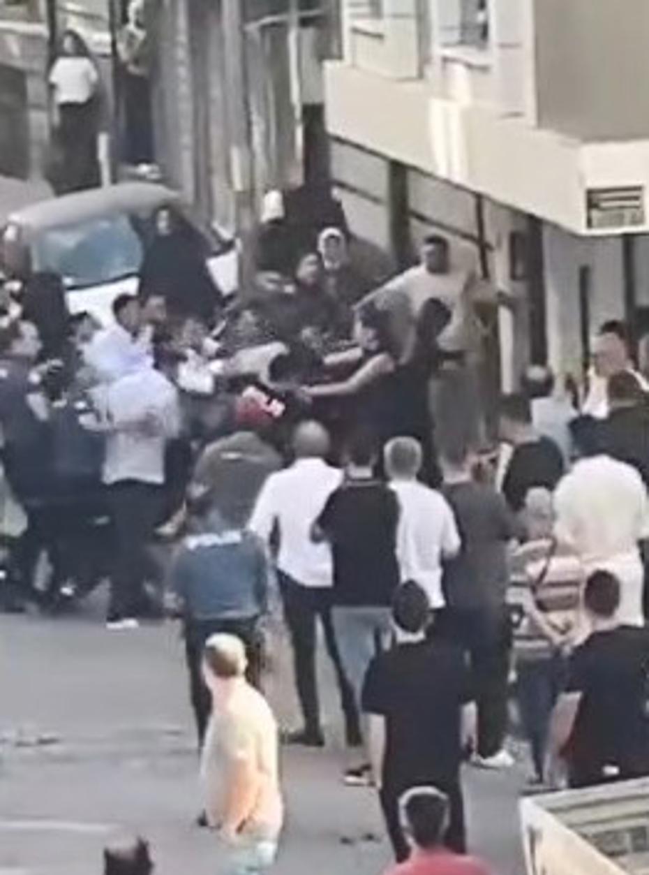 Düğün Öncesi Gelin Alma Esnasında Çıkan Bıçaklı Kavga Polis Müdahalesiyle Son Buldu