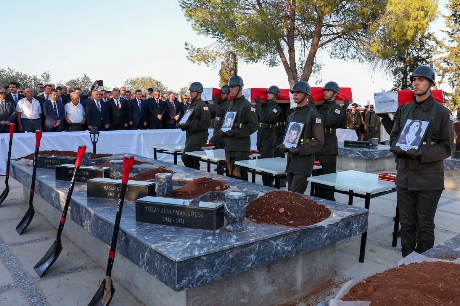 KKTC'de 52 Yıl Sonra Şehit Töreni Gerçekleştirildi: Kimliği Belirlenen 15 Şehidin Cenazesi Toprağa Verildi