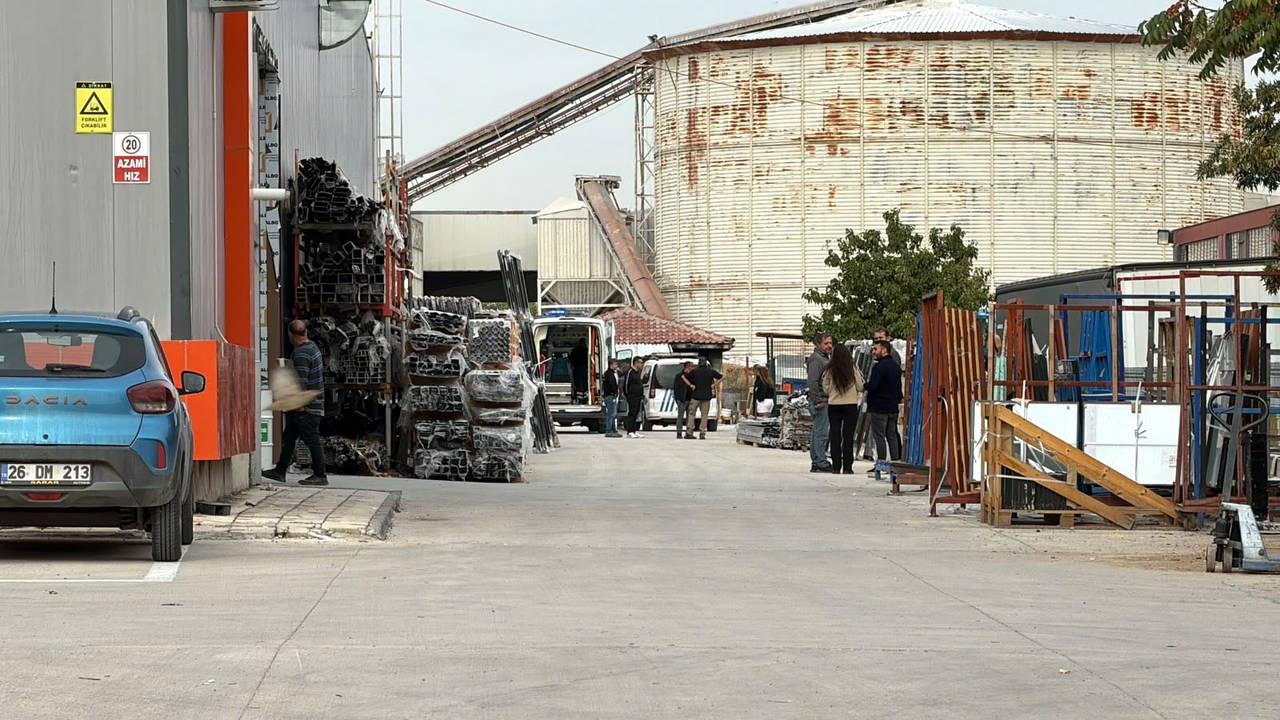 Eskişehir'de Üzücü İş Kazası: Fabrika Çatısından Düşen İşçi Hayatını Kaybetti
