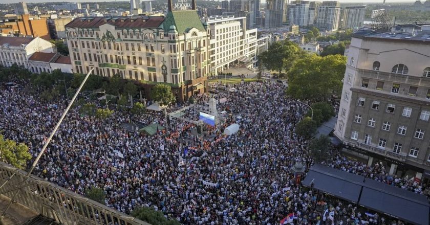 AB, Sırbistan'daki huzursuzluğa rağmen lityum anlaşmasına “tamamen bağlı”