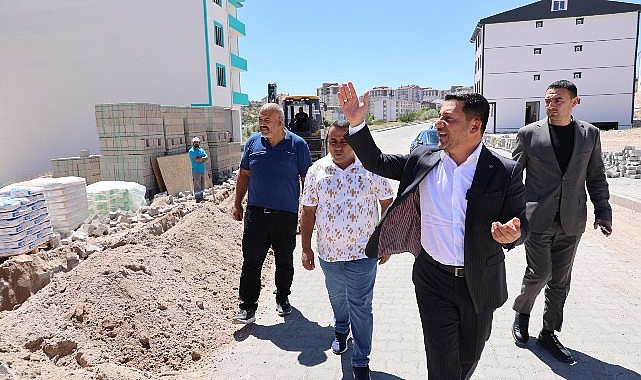 Nevşehir Belediye Başkanı Rasim Arı, Mehmet Akif Ersoy Mahallesi'nde yürütülen altyapı çalışmalarını inceledi. – GÜNDEM