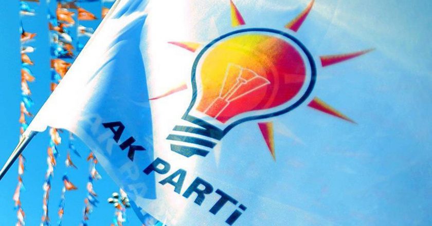 Siyasiler AK Parti'nin 23'üncü kuruluş yıl dönümünü kutladı