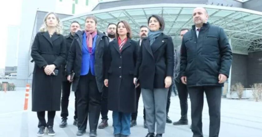 CHP heyeti sahte içeceklerle zehirlenen hastaları ziyaret etti – siyasi haberleri kırın