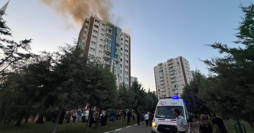 Diyarbakır’da 4 kişinin öldüğü yangınla ilgili 2 şüpheli tutuklandı