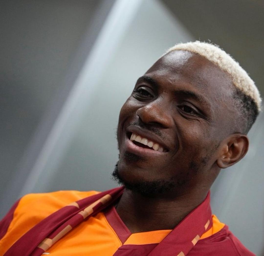 Galatasaray'ın koçu Okan Buruk, oyunun sonunda Osimhen'in devletini duyurdu! 5