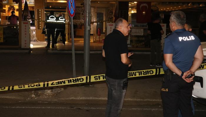 Korku dolu anlar! Adana’da pastaneye pimi çekilmemiş el bombası atıldı