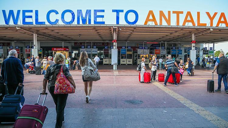 Antalya’da iki yeni rekor: Her 4 turistten 1’i Rus