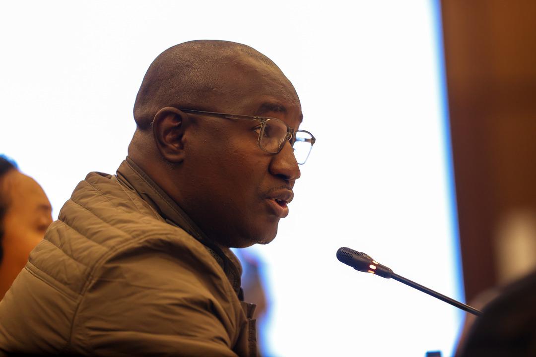 Dünyanın dört bir yanından gazeteciler deprem bölgesini ziyaret etti! Bakan Kurum ile Hatay sokaklarını gezdiler 8