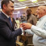 Dünyanın dört bir yanından gazeteciler deprem bölgesini ziyaret etti! Bakan Kurum’la Hatay sokaklarını dolaştılar