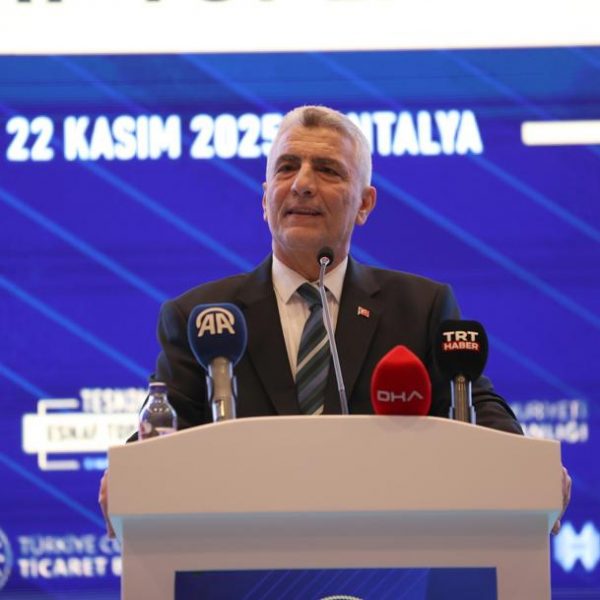 Ticaret Bakanı Ömer Bolat: “Esnafa verilen kredi 148 milyar lirayı buldu”
