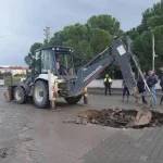 Burhaniye’de Şiddetli Yağış: Kanalizasyon Hattı Çöktü