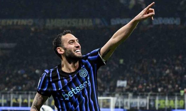 Hakan Çalhanoğlu’nun golüyle Inter, sahasında rahat bir galibiyet elde etti.